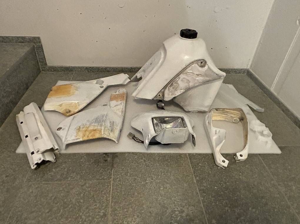 Toutes les pièces détachées moto: Yamaha tt 600 Plastik Kit  – D'occasion à Herrliberg par svagi