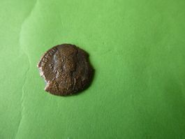 uralte Bronzemünze  18 mm  1.82 g