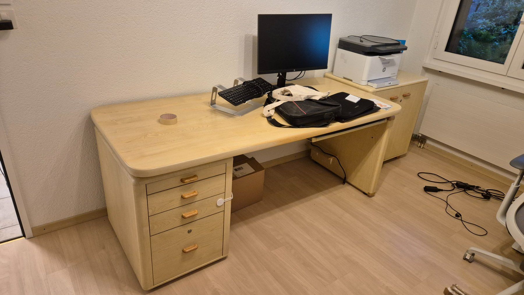 Scrivanie: Schreibtisch 180x80x75 – Usato da Nürensdorf venduto da illi24