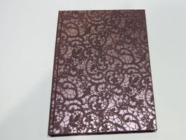 Elegantes Hardcover- Notizbuch mit Spitzenmuster