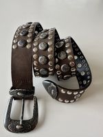 Ledergürtel mit Nieten 80/32, dunkelbraun