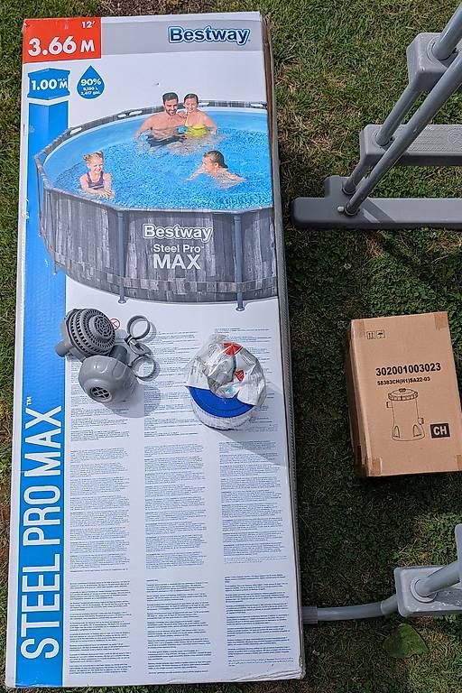Piscine: Bestway Pool 3.66m  – Usato da Niederlenz venduto da Griddle
