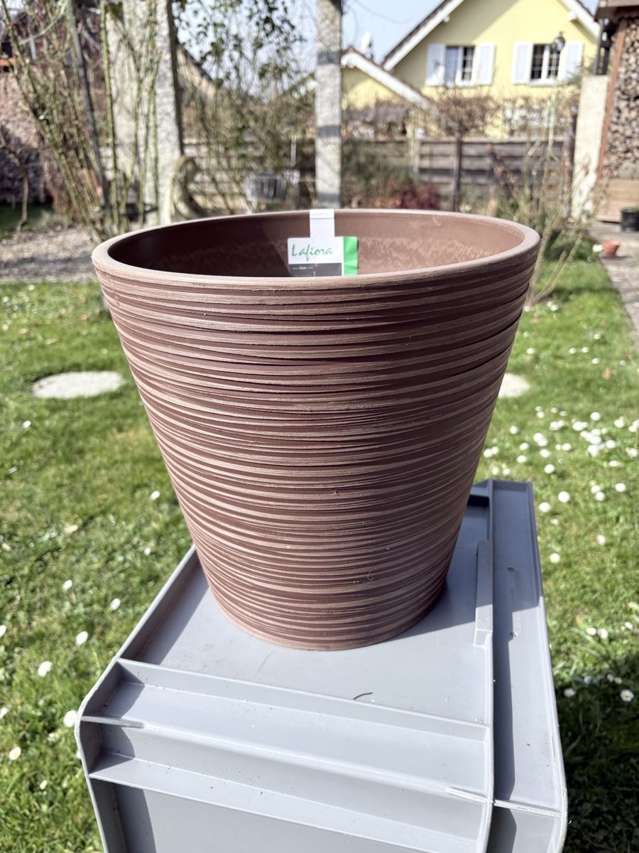 Vasi per fiori: Lafiora Pflanzentöpfe, Gartentöpfe Ø 31cm, Braun – Nuovo (secondo la descrizione) da Eschikofen venduto da Willi6