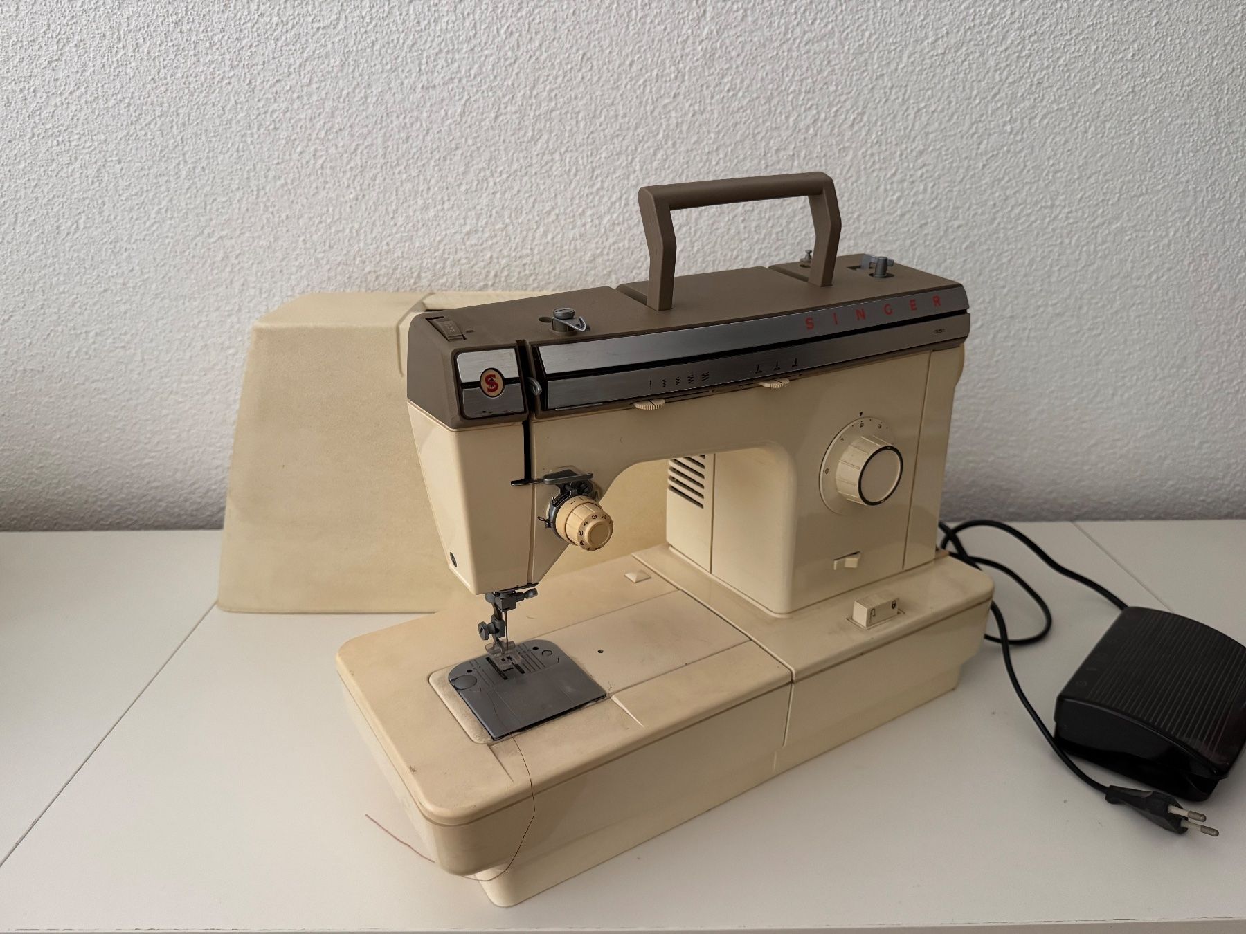 Singer Macchine da cucire: Singer Nähmaschine – Usato da Zürich venduto da Zuerich9 1