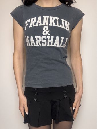 vintage y2k/2000s graphic baby tee