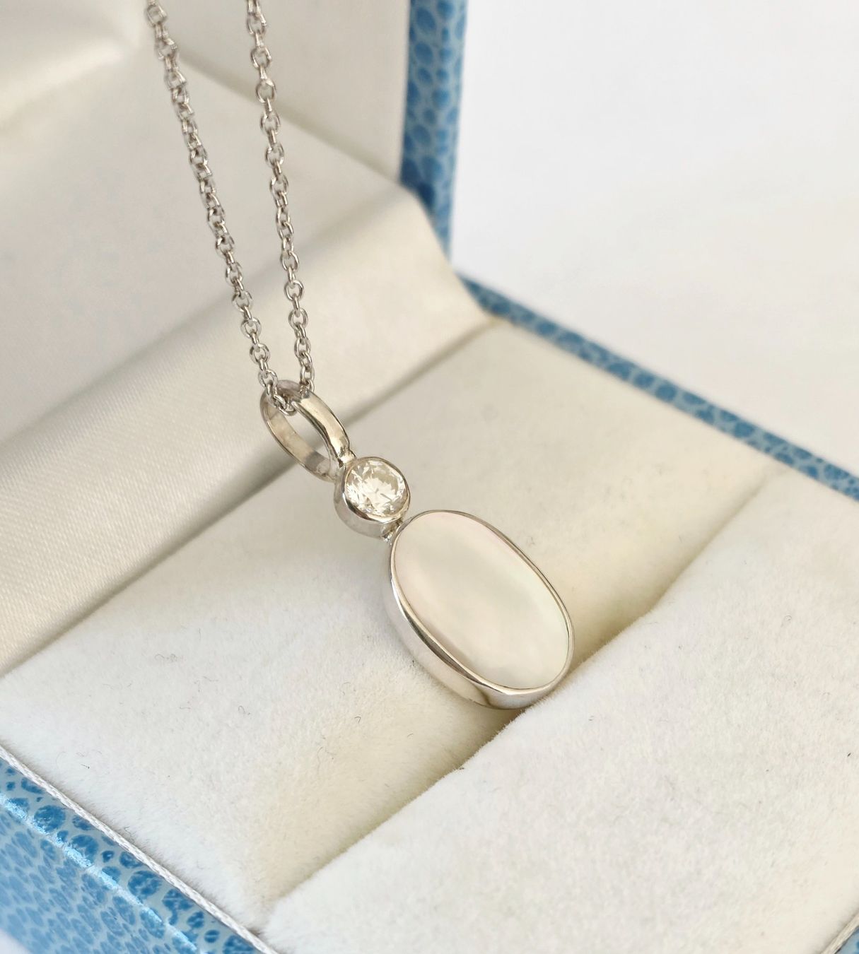Ciondoli: Oval Mutterperle Silber925 Anhänger - A&C Oslo - Neu – Nuovo e nell'imballaggio originale da Uetikon am See venduto da Coralreef 5