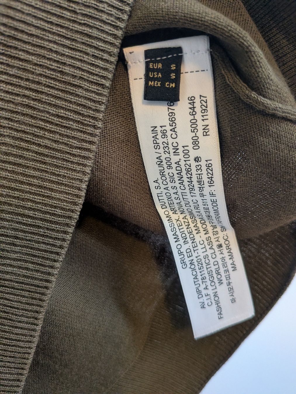 Massimo Dutti Top: Massimo Dutti Olive Green Top, Size S, good condition – Usato da Wettingen venduto da ann_hzb5 3