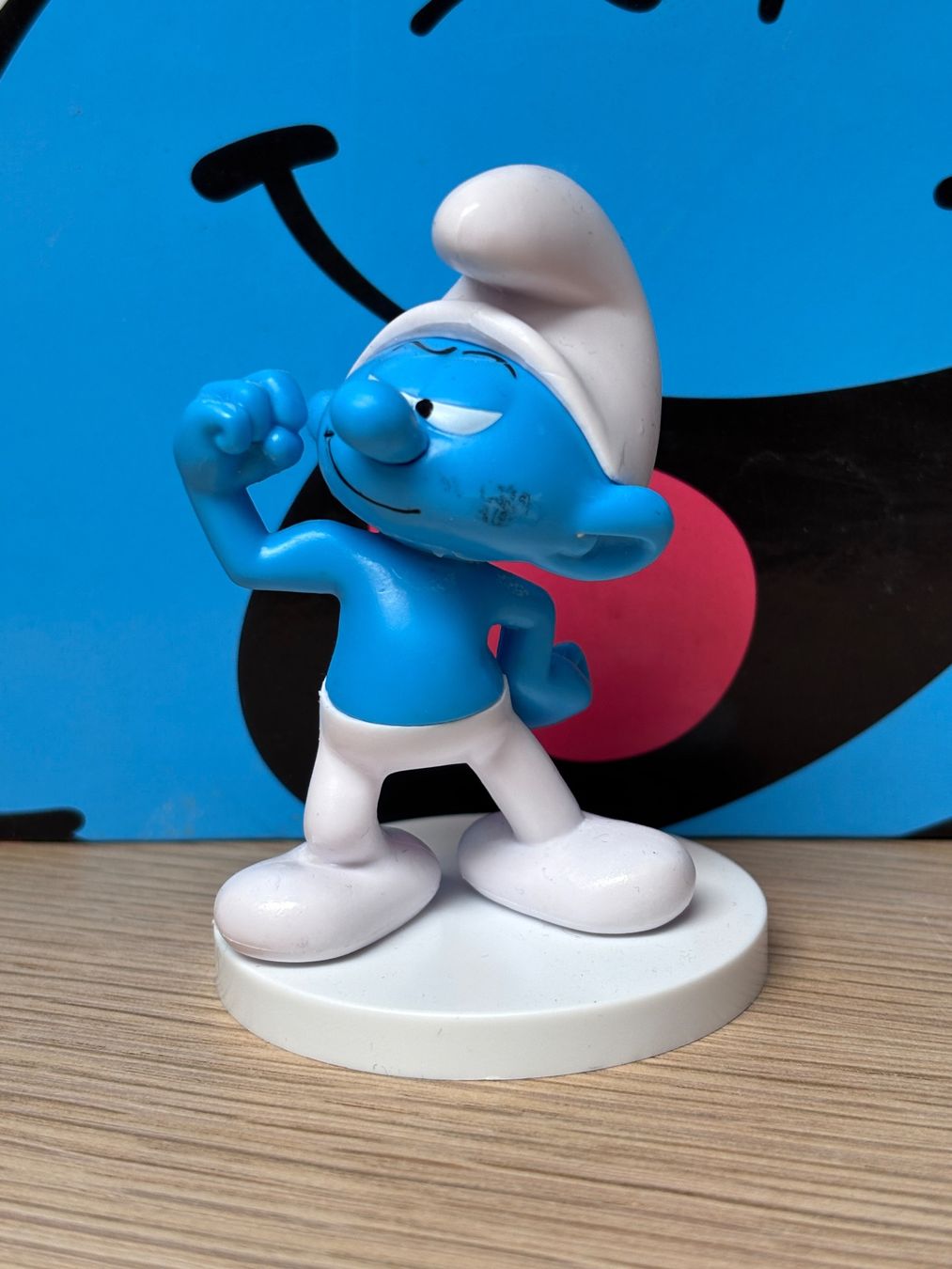Statuette: Hefty Schlumpf auf Sockel / Peyo – Usato da Lyss venduto da Duckszone