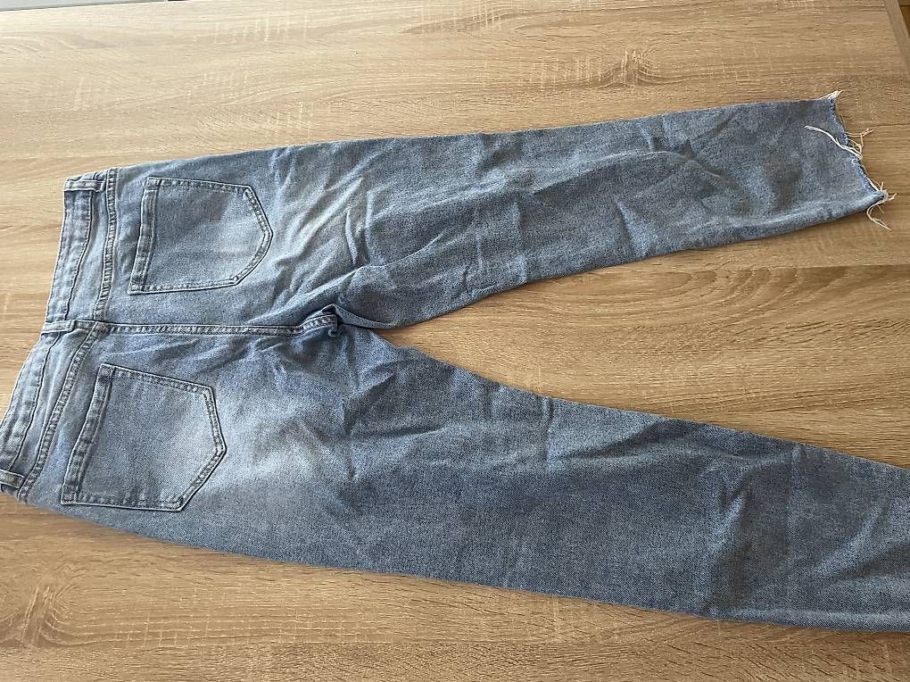 Jeans: Zerrissene Jeans – Gebraucht aus Basel von Make-up-lover 1