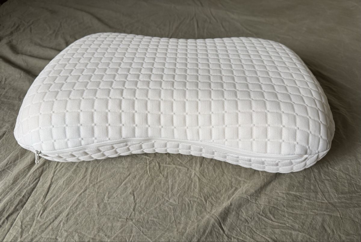 Ikea Cuscini: IKEA Ergonomic Pillow Used Once – Nuovo (secondo la descrizione) da Zürich venduto da hai_s77c 1