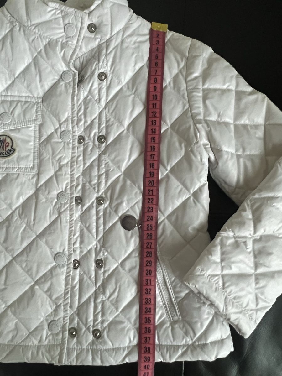 Moncler Giacche & Cappotti: Moncler Jacke Mädchen 5 Jahre – Usato da Zumikon venduto da DamenFashionShop 5