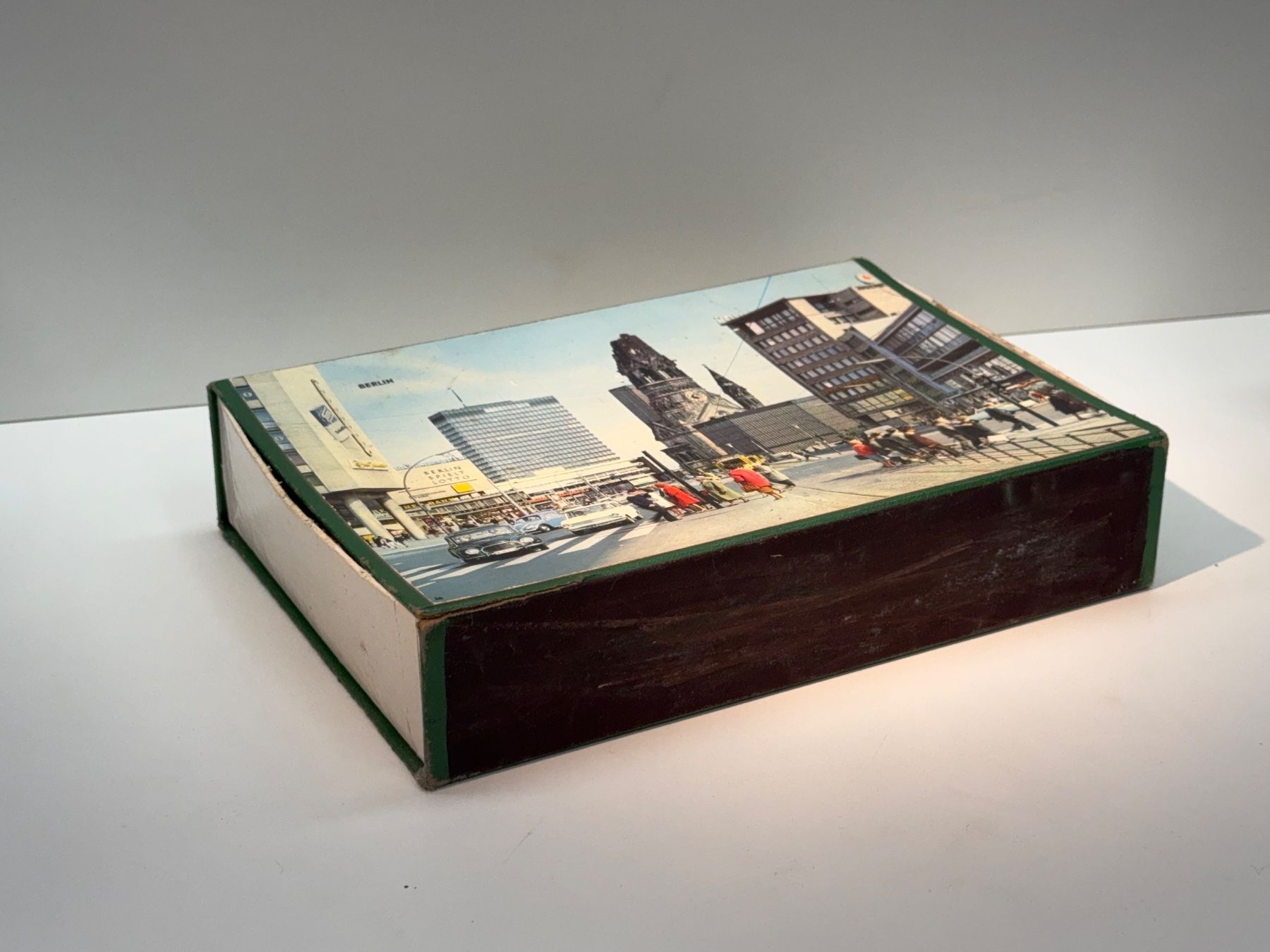 Accendini: Berlin Streichhölzer Box, Vintage, – Usato da Lostorf venduto da Peschmi10 1