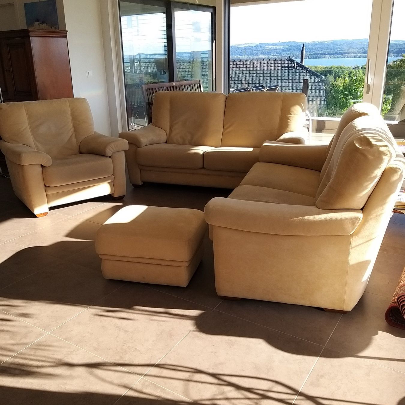 Sofas: 2 Canapés, 1 fauteuil, 1 pouf – Gebraucht aus Onnens VD von Bleuet06 2