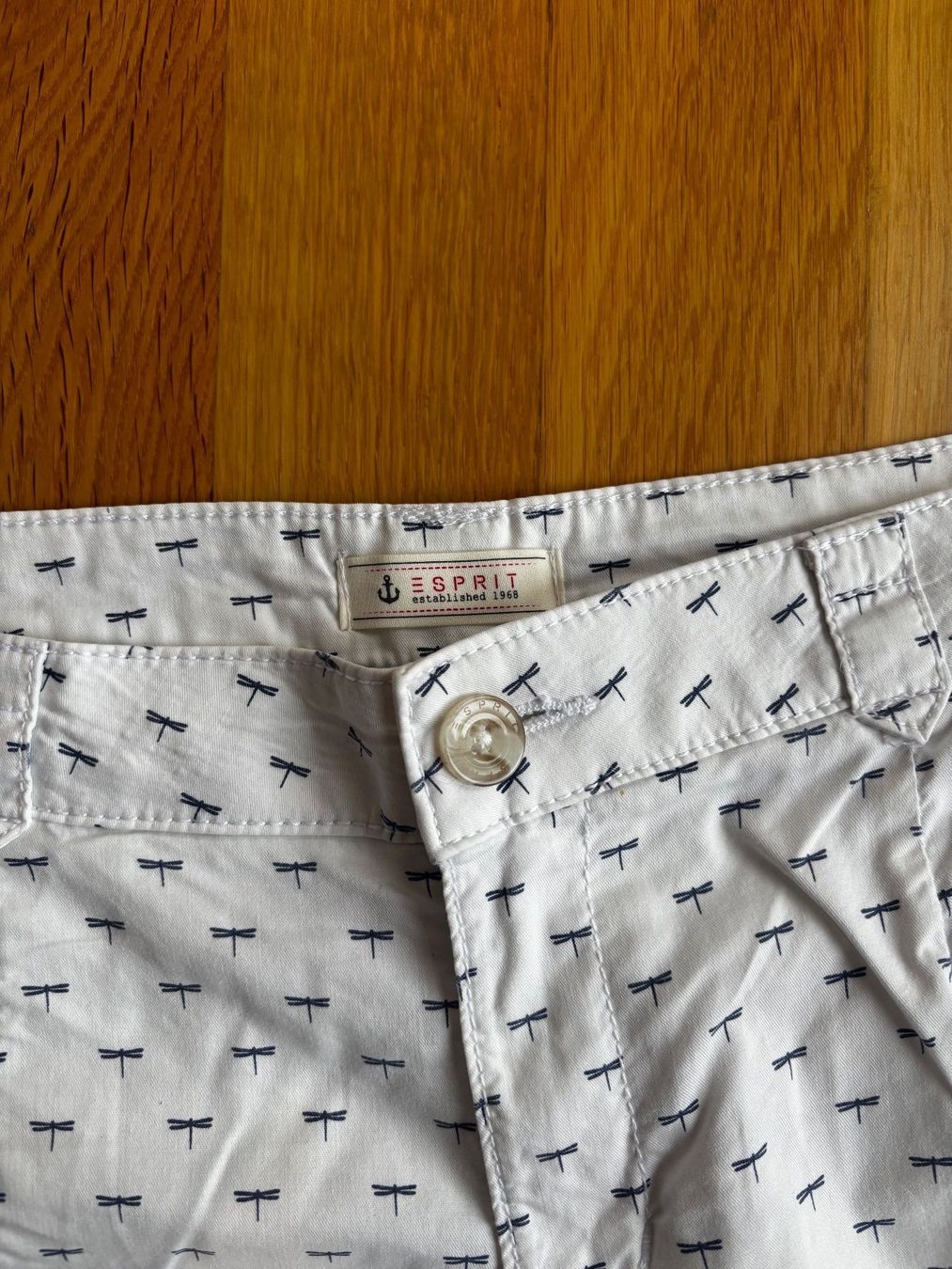 Esprit Pantaloni: Kurze Sommer Hose von Esprit – Usato da Buchs ZH venduto da anviesku 1