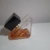 Parfum Prada Paradoxe Intense.