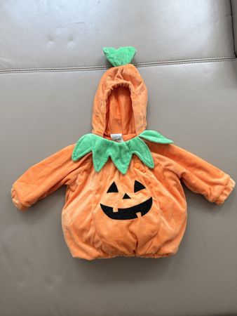Baby Pumpkin Costume like new 0-6 months