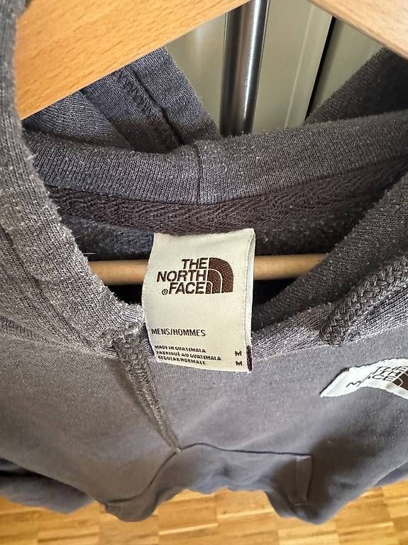 Pullover & Sweatshirts: North Face Hoodie – Gebraucht aus Zürich von _nushy 1