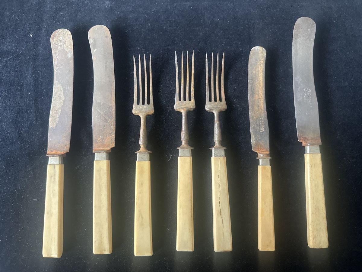 Bestecksets: 7er Set Vintage Messer, Gabeln.  – Gebraucht aus Zürich von Chaeffeler
