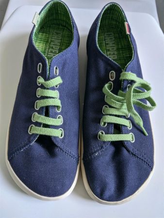 CAMPER : Baskets unisexe, toile marine et lacets verts 40