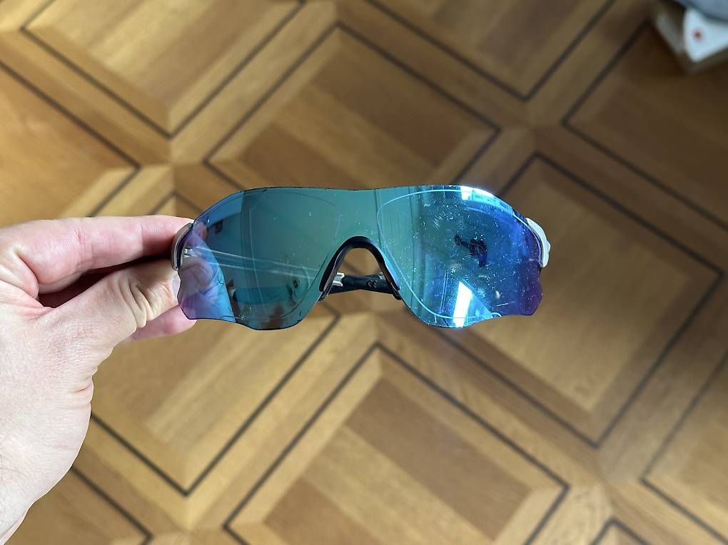 Oakley Occhiali & Lenti: Oakley EVZERO Blau, starke Gebrauchsspuren – Usato da Zürich venduto da WeNeedMorePR