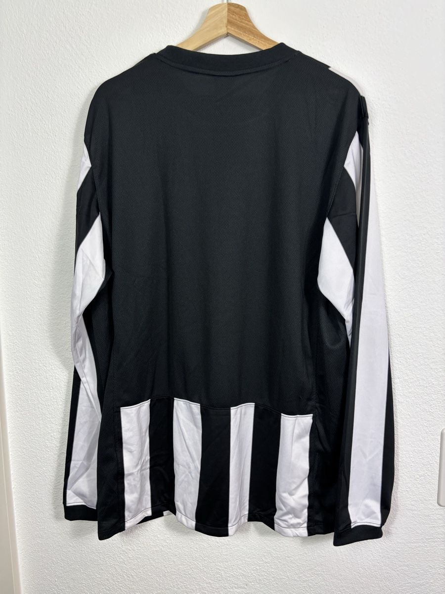Nike Leibchen & Hosen: Nike Sporttrikot – Neu (gemäss Beschreibung) aus Solothurn von skillsine 1
