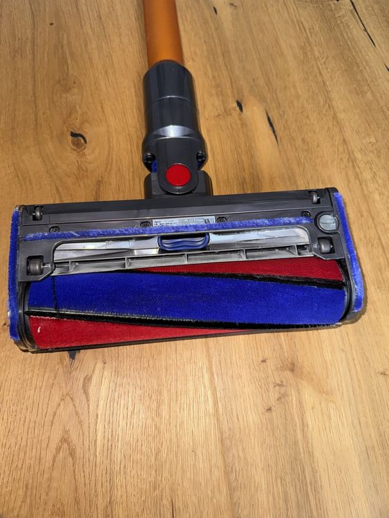 Original Saugrohr für Dyson V8 mit SoftElektrowalzenbürste Kaufen auf Ricardo