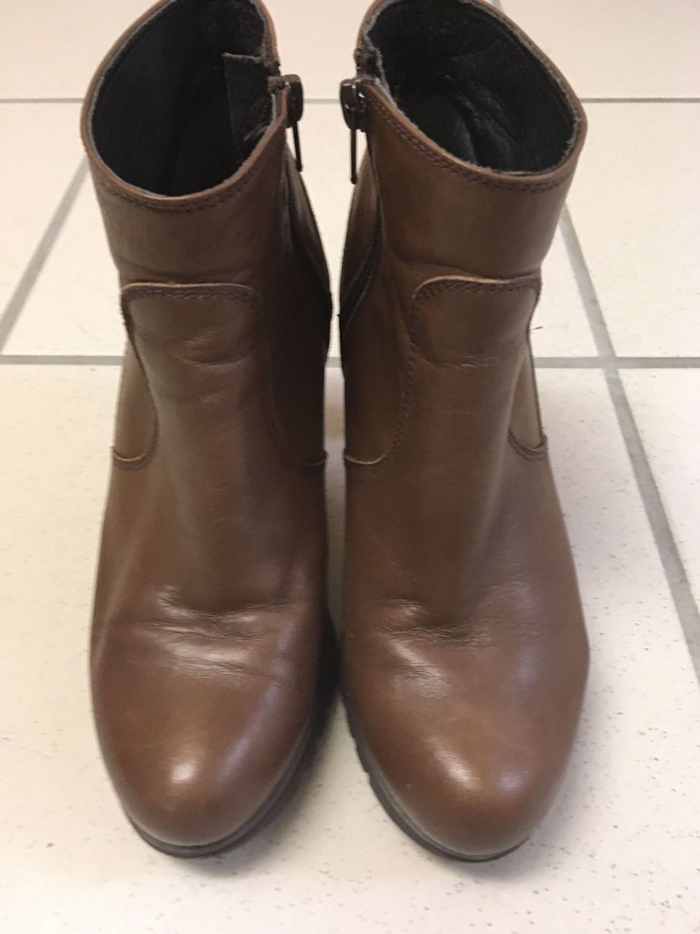 Scarpe da donna: Bottines en cuir - pointure 35 – Usato da Montmollin venduto da alexrey 2
