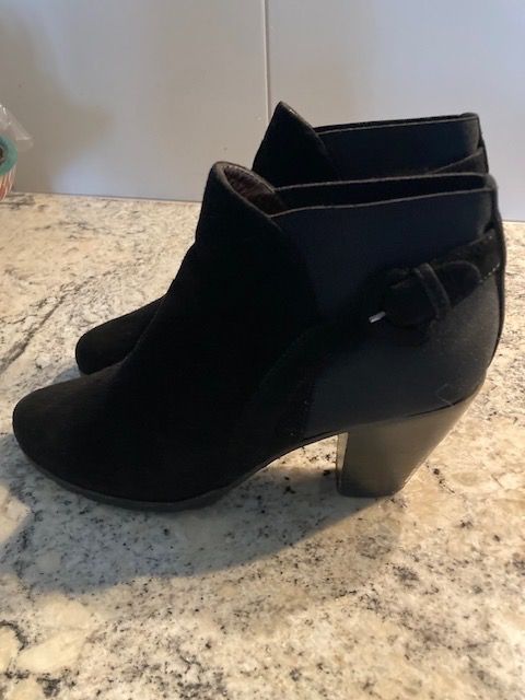 Scarpe da donna: Wildleder Stiefelette – Usato da Lufingen venduto da Montreux 2
