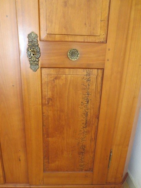 Armadi: Antiker Kirschbaumschrank – Usato da Basel venduto da Christallina 4