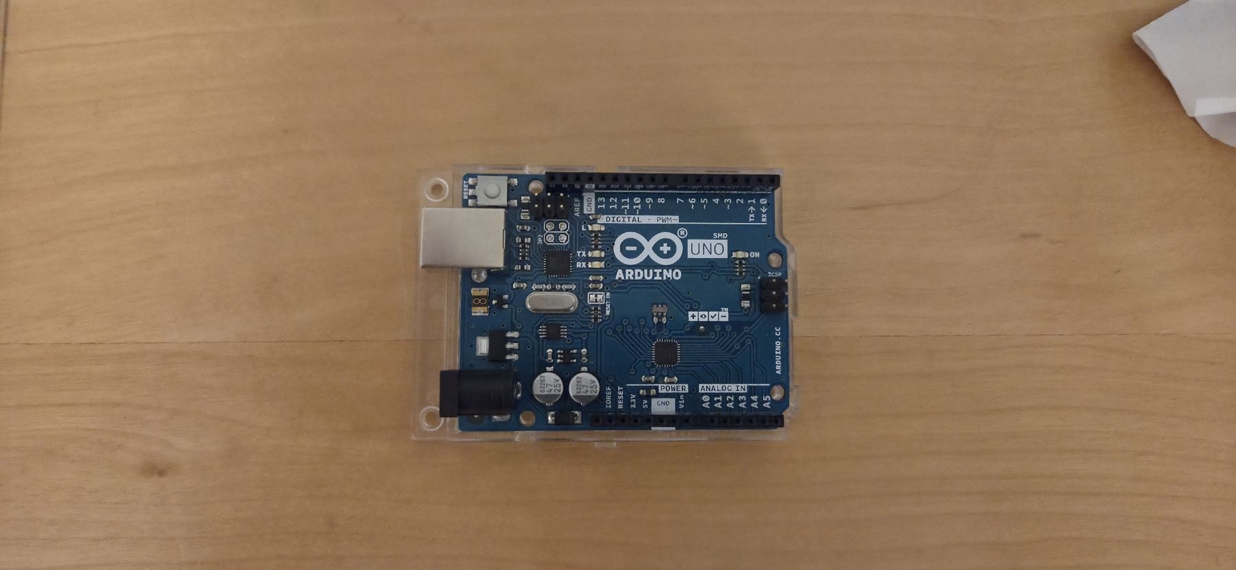 Arduino Composants électroniques: Mikrocontroller Arduino Uno mit Gehäuse und USB Kabel – D'occasion à Herzogenbuchsee par Simu404