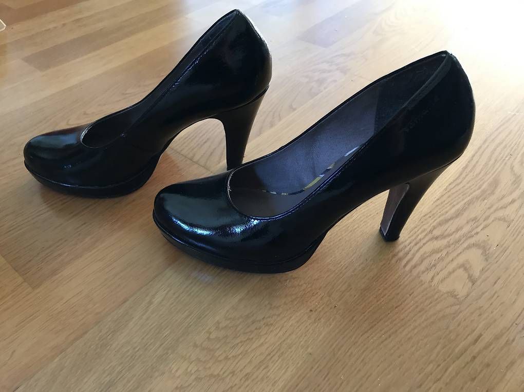Scarpe da donna: Tamaris Lackpumps, Grösse 39 – Usato da Küsnacht ZH venduto da Mappel 1