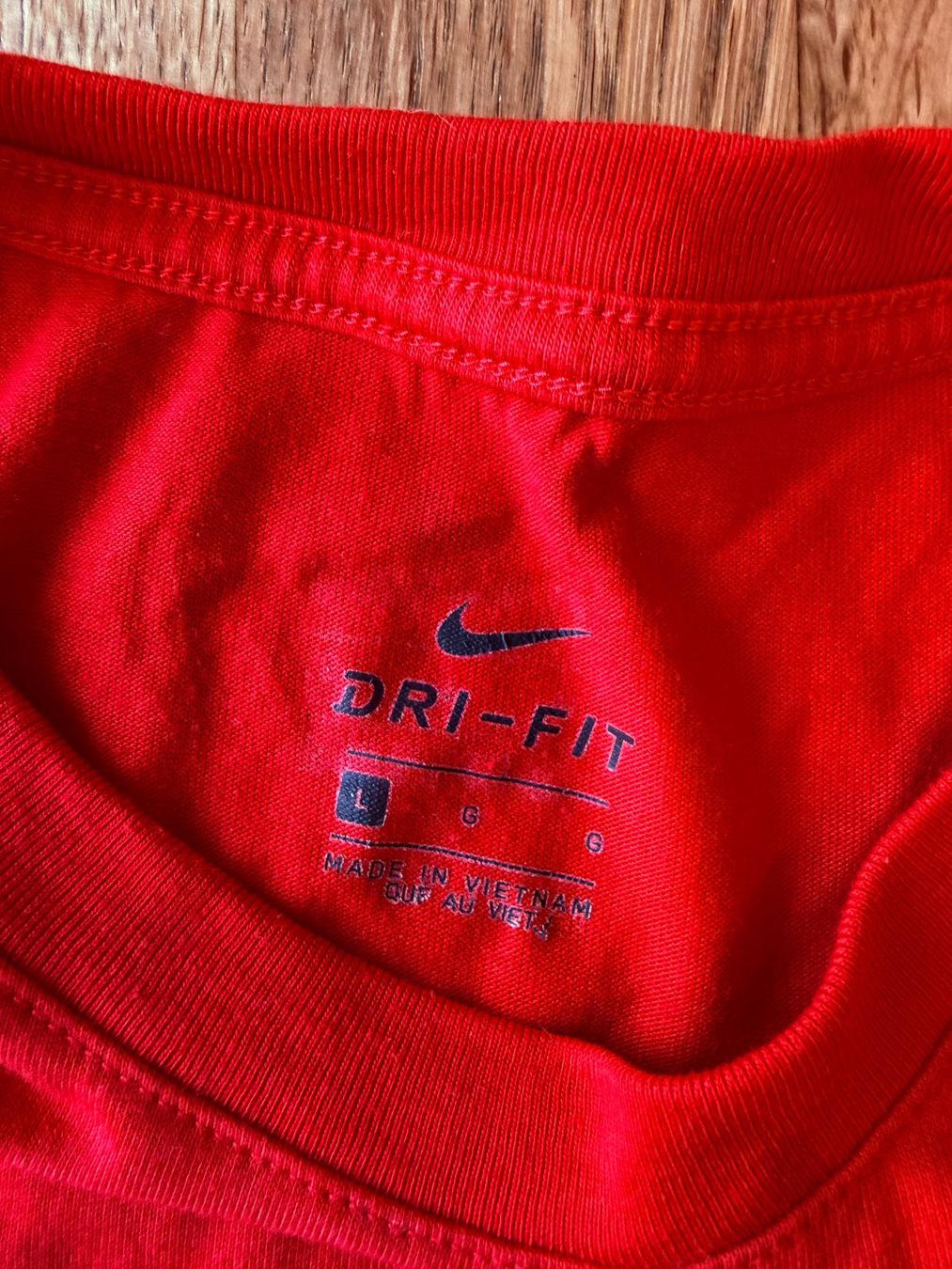Nike T-shirt: Nike Sport T-Shirt – Usato da Ringgenberg BE venduto da MiBa16 1