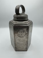 Antike Zinnflasche / Kanne, gestempelt 1747