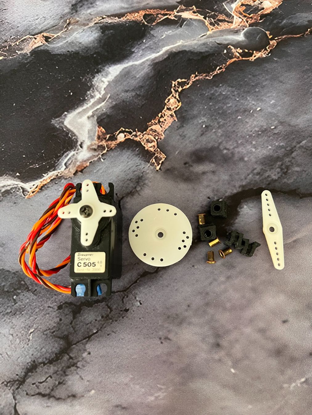 Graupner RC Kits de montage: Standart Graupner C505 Servo – D'occasion à Gibswil par helilaunch 1