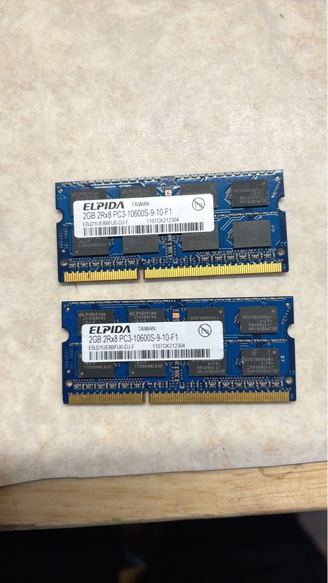 Elektronikbauteile: 2x Elpida RAM 2GB PC3 – Gebraucht aus Bonaduz von Jomby