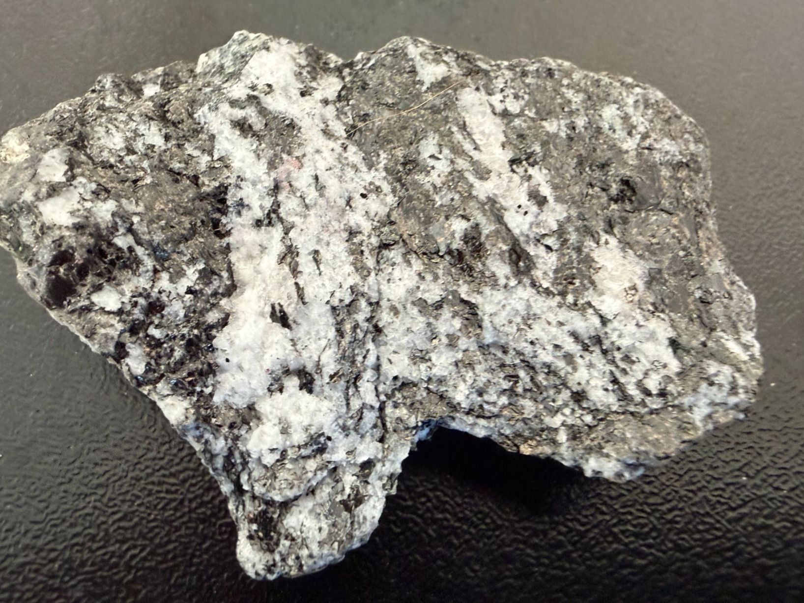 Minerali & Pietre curative: Turmalin mit Quarz, Namibia (5.7) – Nuovo (secondo la descrizione) da Muri b. Bern venduto da Gemmes 1