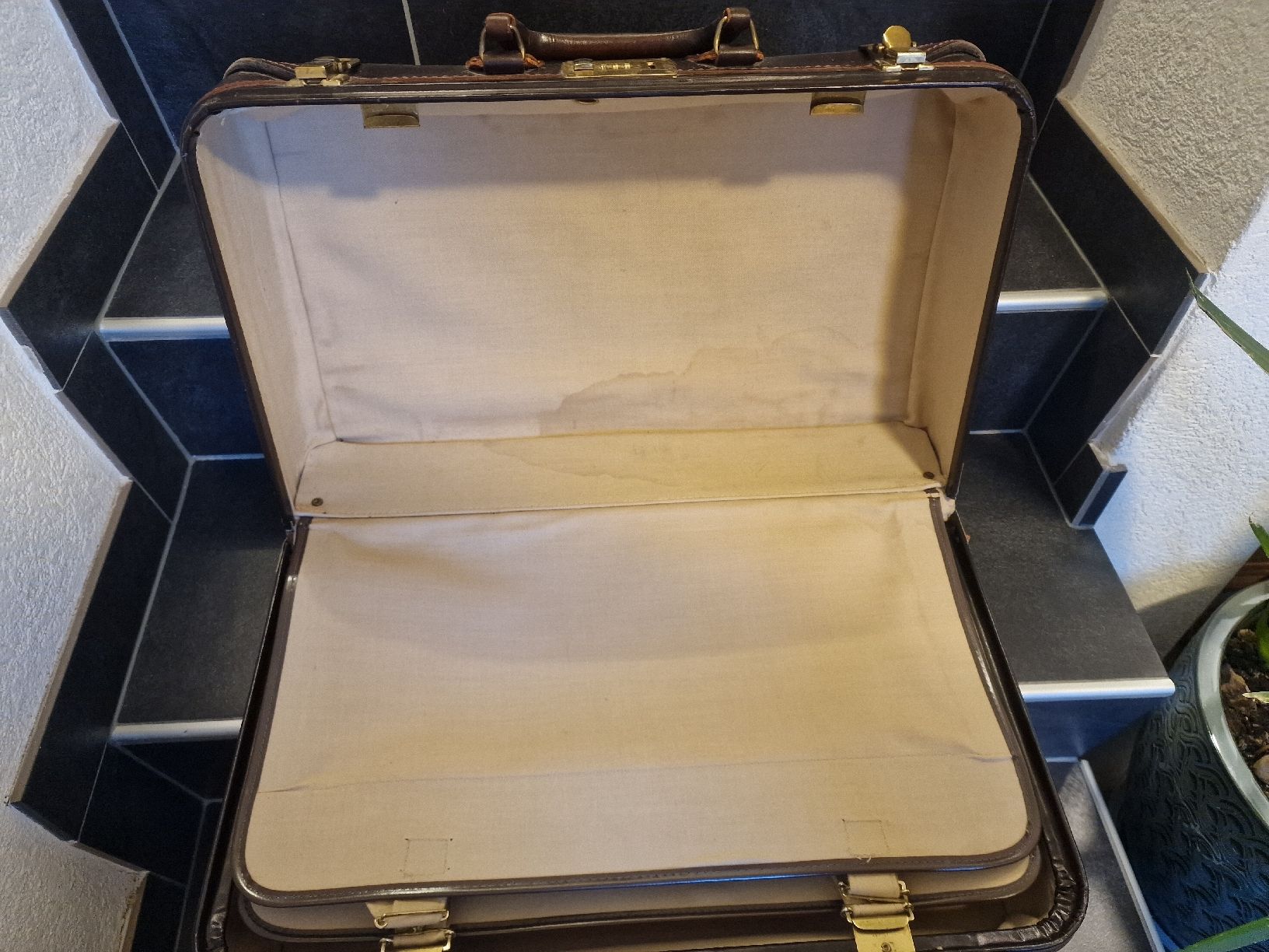 Reisekoffer: Valise vintage en cuir marron – Gebraucht aus Collonges von 2D_Collector 7