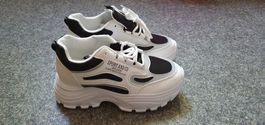 Turnschuhe Damen, Grösse 39 weiss schwarz neu