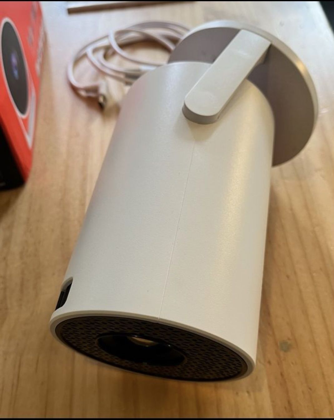Proiettori: Projector mit WLAN neuwertig – Usato da Biberist venduto da avnies 1