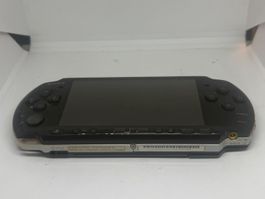 PSP 3004 defekt und ohne Akku