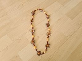 Kette aus Ökoladen, spannende Materialien
