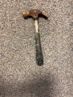 Hammer mit Rost