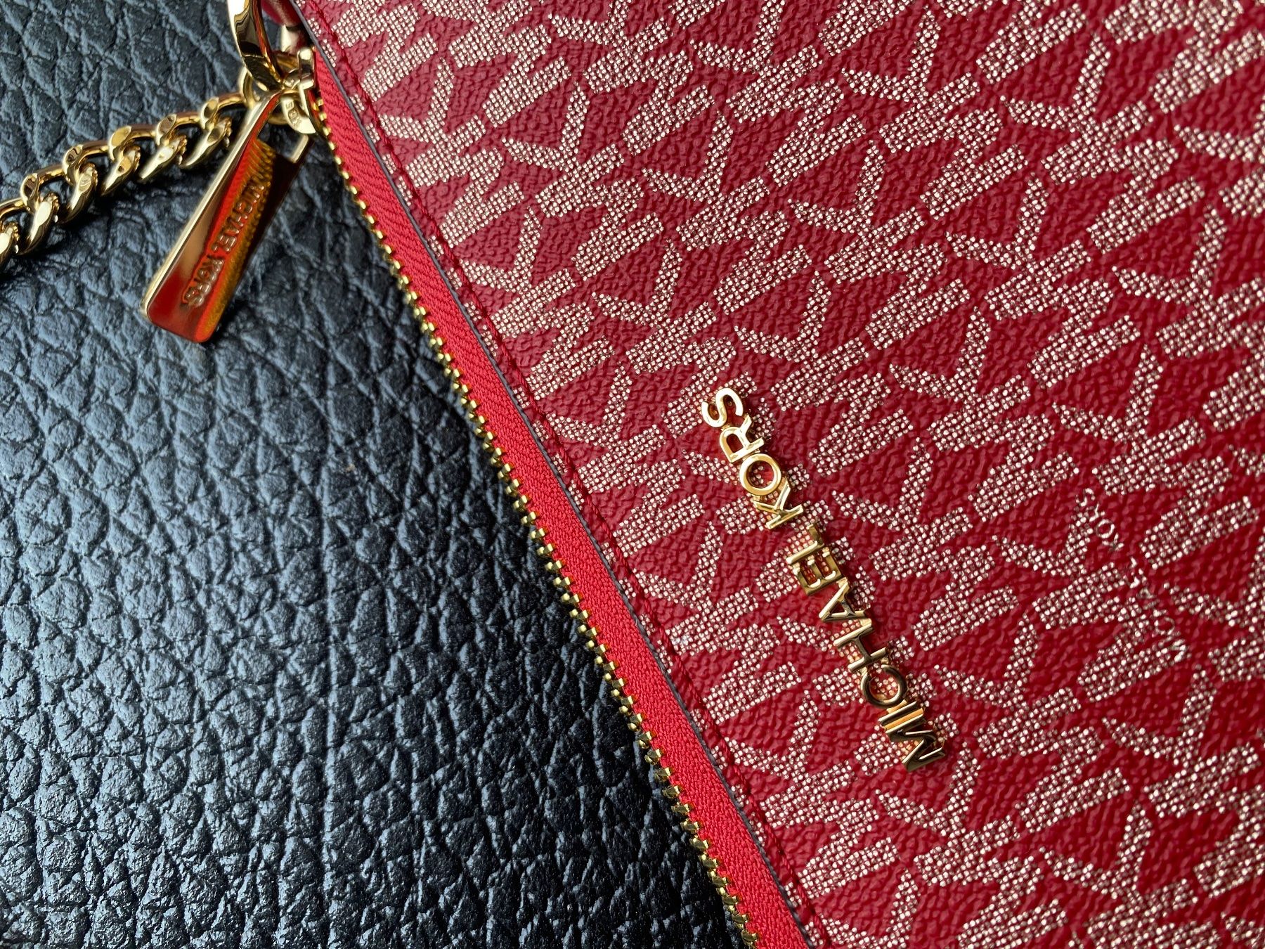 Michael Kors Borse da donna: Borsetta e portafoglio Michael Kors rosso e oro loggata – Nuovo e nell'imballaggio originale da Murten venduto da Moisa 6