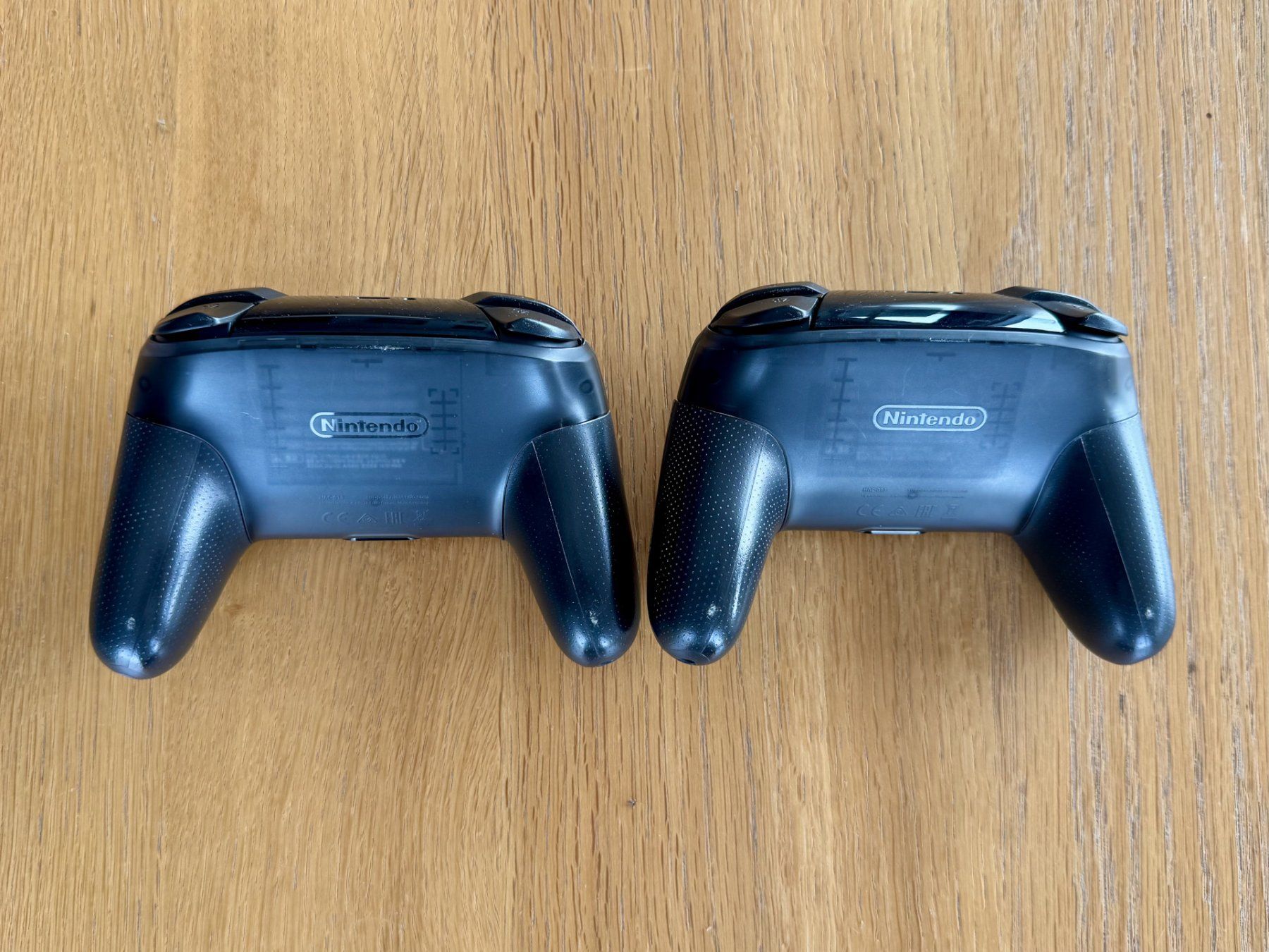 Nintendo Manettes: 2 Nintendo Switch Pro Controller + boîtes – D'occasion à Yverdon-les-Bains par big_eddy 2