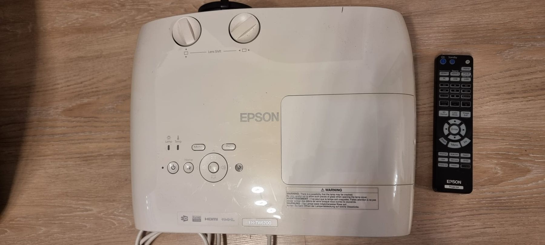 Epson Proiettori: Epson Beamer + Leinwand, Top zustand – Usato da Büsserach venduto da Divina86 1