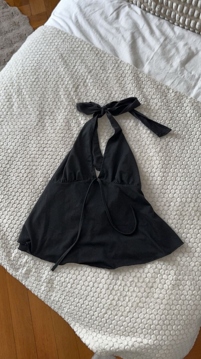 Shein Tops: Top noir – Neuf (Voir description) à Genève par mel_wtq5