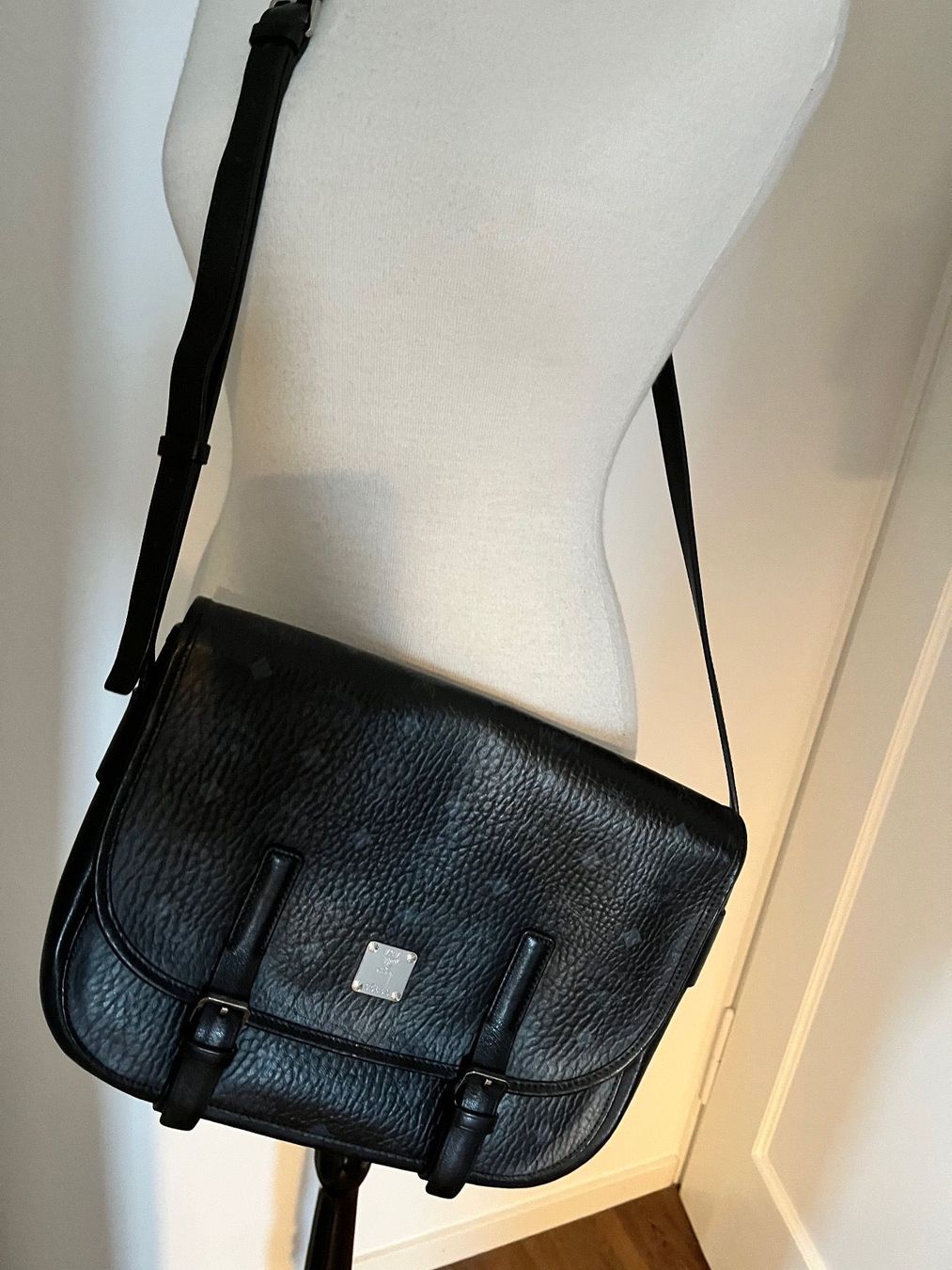 Mcm Taschen für Damen: MCM Tasche schwarz mit Monogam - neu – Neu (gemäss Beschreibung) aus Diepoldsau von Soleil0425 1