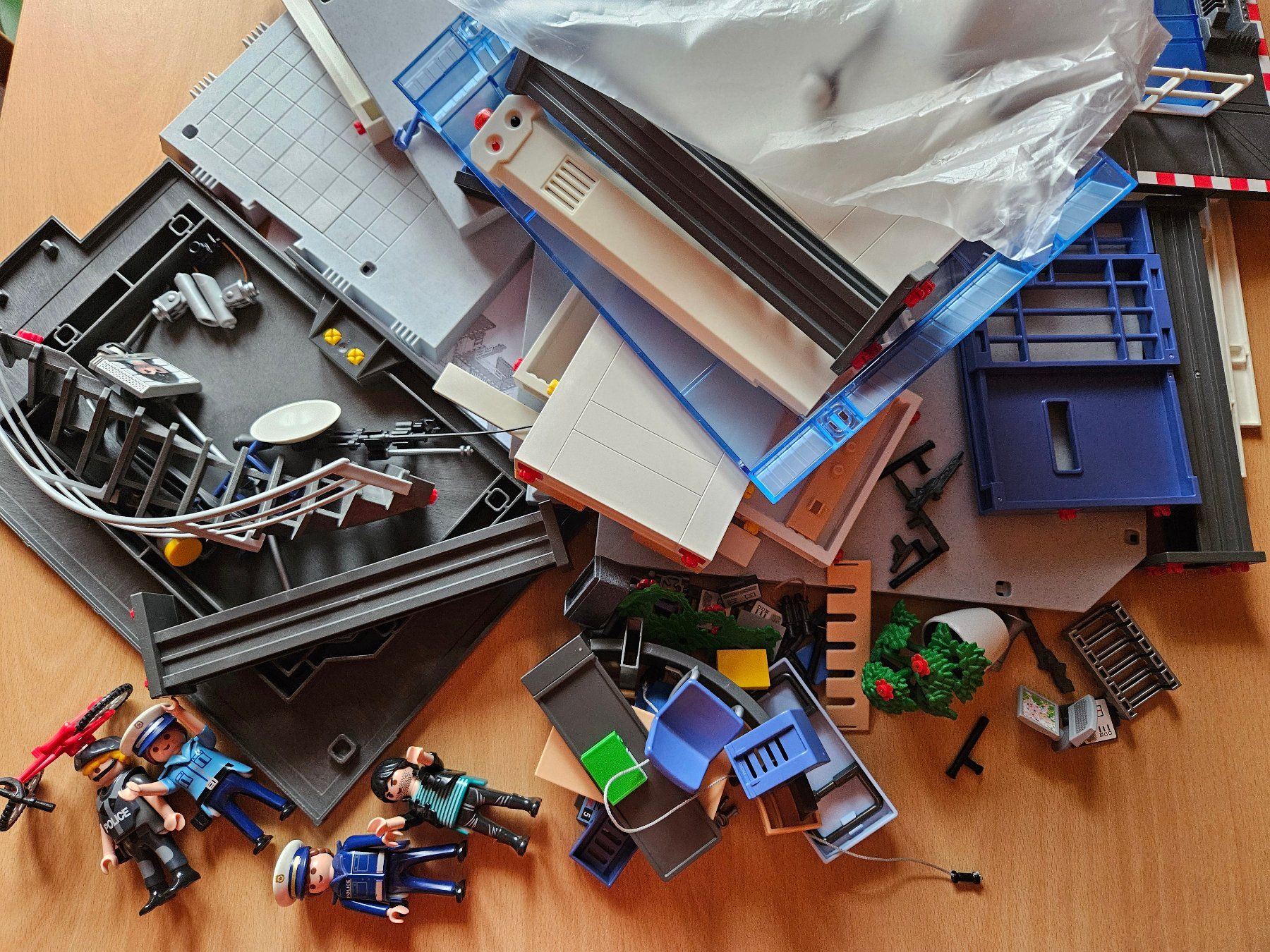 Playmobil Giocattoli: Playmobil 5176 Polizeistation – Usato da Gontenschwil venduto da regentag 3
