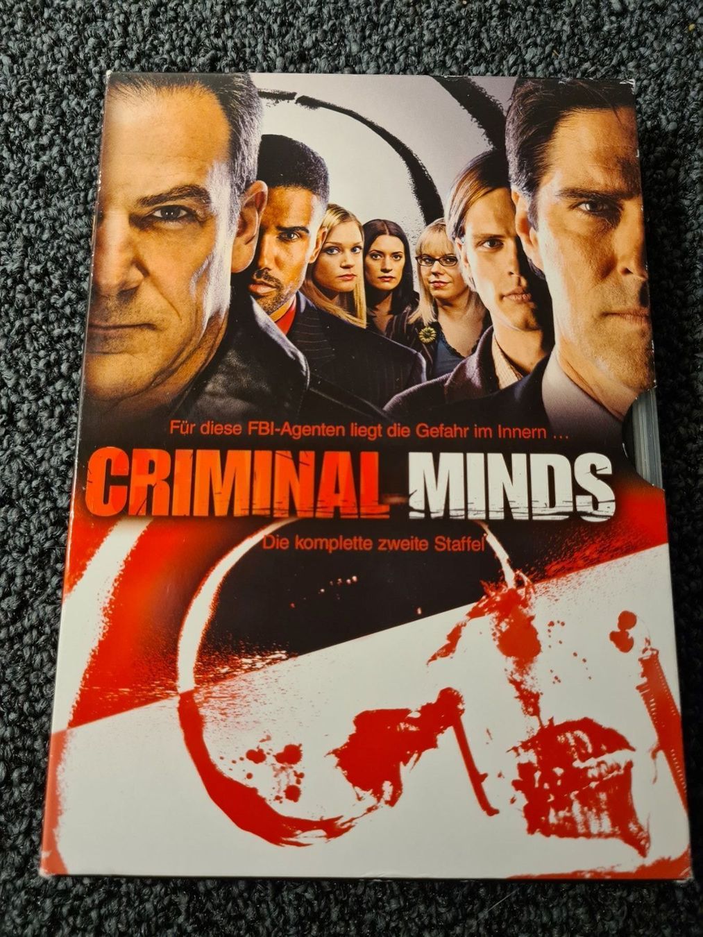 Tutti i DVDs: CRIMINAL MINDS STAFFEL 2 – Usato da Ruswil venduto da jan_bxl5
