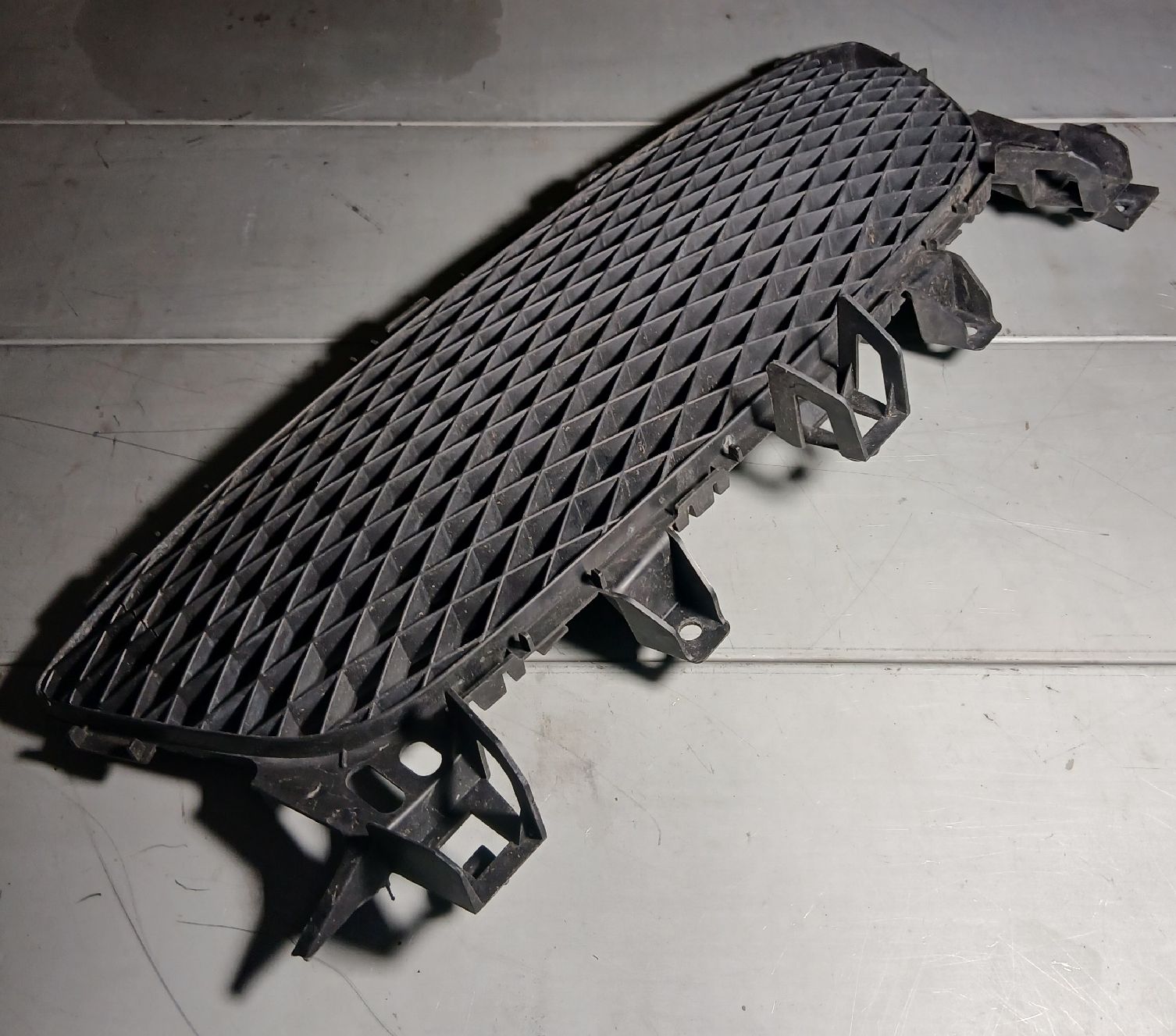 Mazda Alle Autoersatzteile: Grille de pare-chocs Mazda RX8 – Gebraucht aus la heutte von Auto-stock